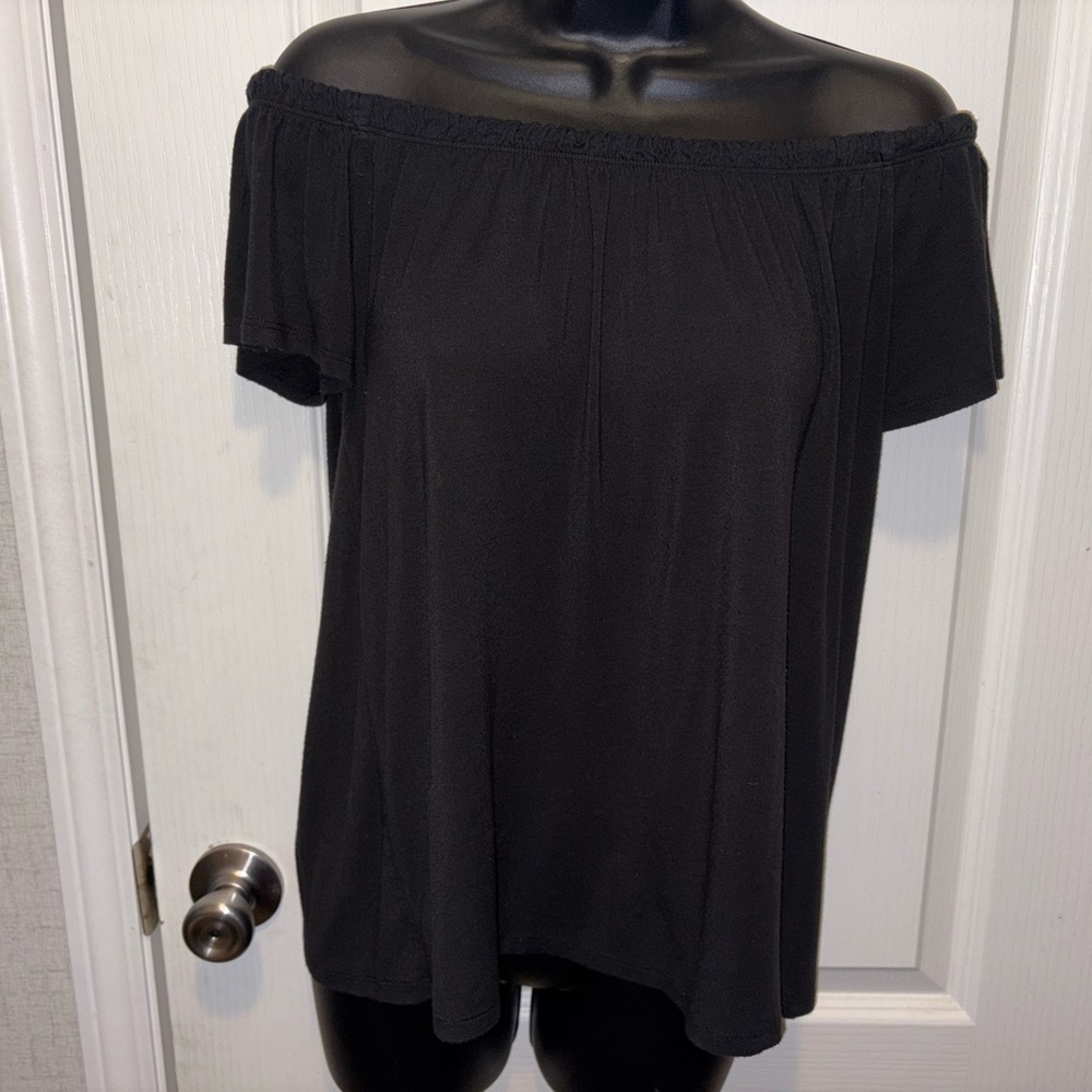 Hollister Off-the-Shoulder Top